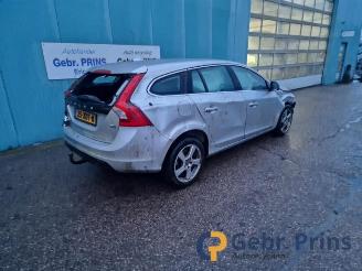 Vrakbiler auto Volvo V-60 V60 I (FW/GW), Combi, 2010 / 2018 2.0 D3 20V 2012/5