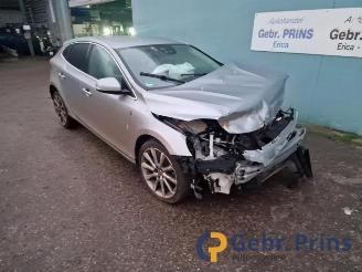 Volvo V-40 V40 (MV), Hatchback 5-drs, 2012 / 2019 2.0 D4 16V picture 2