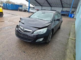 Vrakbiler auto Opel Astra Astra J (PC6/PD6/PE6/PF6), Hatchback 5-drs, 2009 / 2015 1.4 16V ecoFLEX 2011/7
