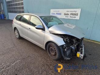 Peugeot 308 308 SW (L4/L9/LC/LJ/LR), Combi 5-drs, 2014 / 2021 1.2 12V e-THP PureTech 110 picture 2