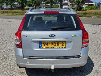 Kia Cee d 1.4 16V Combi/o  Benzine 1.396cc 66kW (90pk) FWD picture 5