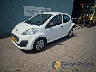 Vrakbiler auto Peugeot 107 107, Hatchback, 2005 / 2014 1.0 12V 2012/4