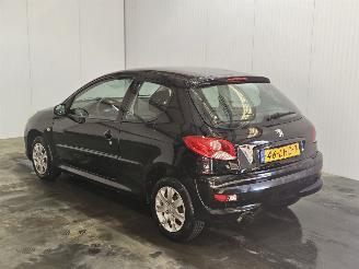 skadebil auto Peugeot 206+ 1.4 XS Hatchback  Benzine 1.360cc 55kW (75pk) FWD 2010/4