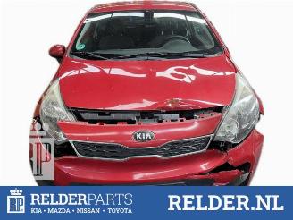 Coche siniestrado Kia Rio Rio III (UB), Hatchback, 2011 / 2017 1.4 CVVT 16V 2013/6