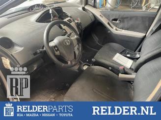 Toyota Yaris Yaris II (P9), Hatchback, 2005 / 2014 1.3 16V VVT-i picture 10