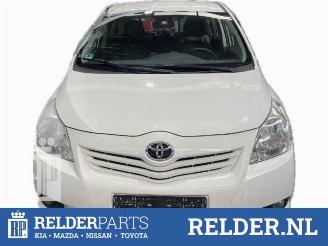 Vrakbiler auto Toyota Verso Verso, MPV, 2009 / 2018 1.6 16V VVT-i 2010/4