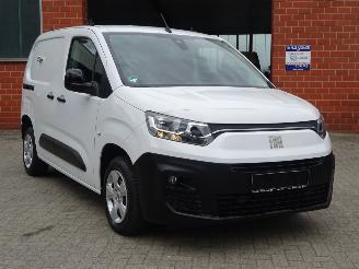 Fiat Doblo PureTech 1.2i 81kw/110pk Euro6, Airco, Cruise, Camera, DAB+ picture 3