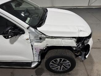 Nissan Navara 2.3dCi 120kW N-Connecta King Cab picture 18