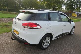 damaged passenger cars Renault Clio 0.9 TCe 90pk Euro 6 5drs Airco 2014   219.000km NAP 2014/7