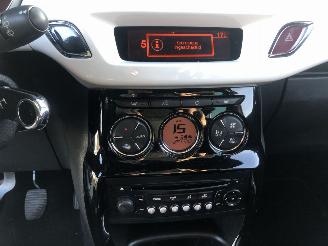 Citroën DS3 DS3 1.6 e-HDi So Chic picture 12