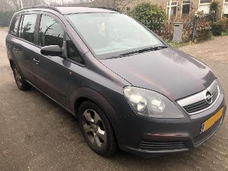 Coche accidentado Opel Zafira Zafira 1.6 Enjoy 2005/10