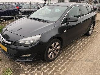 Schadeauto Opel Astra Astra Sports Tourer 1.6 CDTi 2014/11