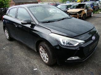 Hyundai I-20  picture 3