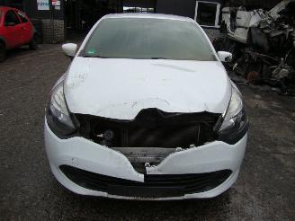 Renault Clio  picture 2