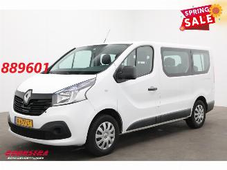 skadebil bedrijf Renault Trafic Passenger 1.6 dCi Expression 9-Persoons Airco Bluetooth 2018/5