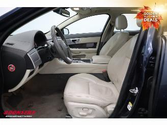 Jaguar XF Sportbrake 3.0D S Aut. Glasdak Navi Leder SHZ picture 13