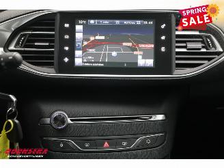 Peugeot 308 SW 1.2 PureTech Active Pano Navi Clima Cruise PDC AHK picture 7