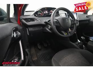 Peugeot 208 1.2 PureTech Blue Lion 5-DRS Navi Airco Cruise Bluetooth PDC picture 17