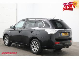 Mitsubishi Outlander 2.0 PHEV Instyle 4WD Leder Schuifdak Navi Clima Cruise SHZ AHK picture 4