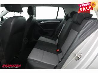 Volkswagen Golf 1.6 TDI Trendline BlueMotion Navi Bluetooth Airco Cruise picture 9