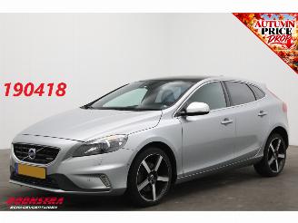 Voiture accidenté Volvo V-40 1.6 T4 AUT R-Design Pano Cruise Clima Leder Memory PDC 2014/9