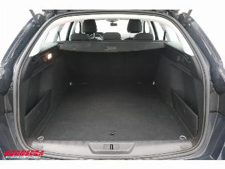 Peugeot 308 SW 1.2 PureTech Blue Lease Navi Clima Cruise LED Apple/Android picture 17