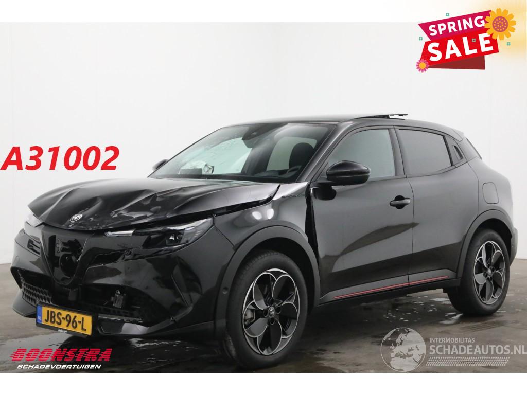 Alfa Romeo Junior Elettrica Speciale 54 kWh Pano LED ACC Massage Camera 5.351 km!