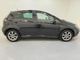 Fiat Punto 0.9 TwinAir Turbo 100 Lounge picture 17