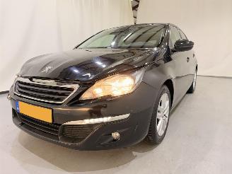 Peugeot 308 HB 1.2 Blue Lease Exe. Pano picture 3