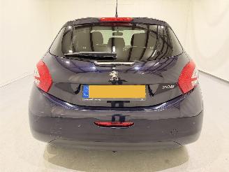 Peugeot 208 HB 1.2 VTi Style Navi/Clima picture 5