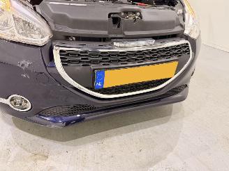 Peugeot 208 HB 1.2 VTi Style Navi/Clima picture 9