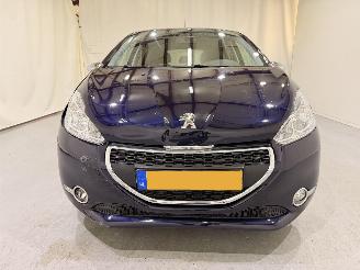 Peugeot 208 HB 1.2 VTi Style Navi/Clima picture 2