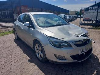 Dezmembrări autoturisme Opel Astra Astra J (PC6/PD6/PE6/PF6), Hatchback 5-drs, 2009 / 2015 2.0 CDTI 16V 165 Ecotec 2012/2