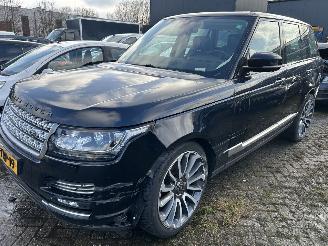 damaged passenger cars Land Rover Range Rover 3.0 TDV6  Autobiography  Automaat  Pano-Leer Bomvolle auto 2014/4
