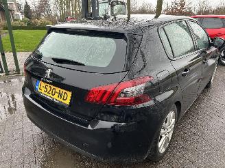 Peugeot 308 1.2 PureTech   5 drs picture 4