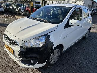 krockskadad bil auto Mitsubishi Space-star 1.0 2017/6