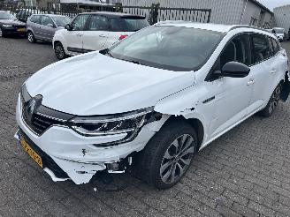 Vrakbiler auto Renault Mégane Estate 1.3 TCe  Automaat 2024/8