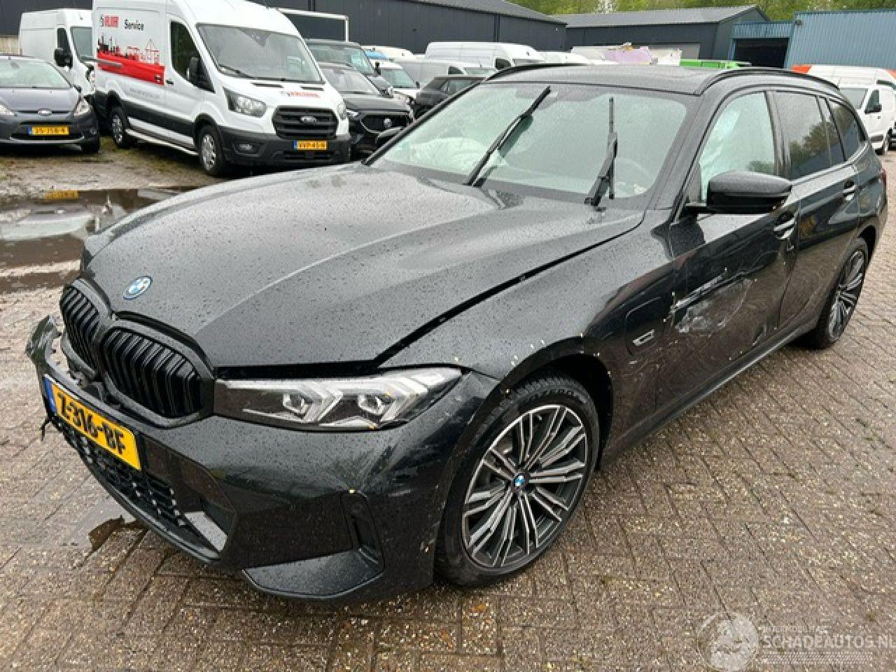 BMW 3-serie 320e Touring Automaat  ( Nieuw Prijs 66500,00 )