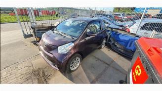 Toyota iQ  picture 1