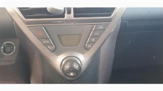 Toyota iQ  picture 7