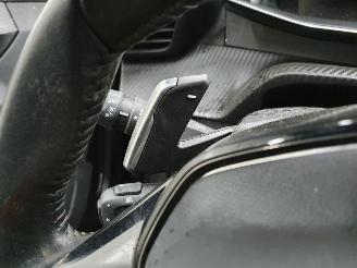 Peugeot 2008 P24E 1.2 PT Business Line Allure picture 27