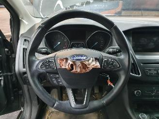Ford Focus 1.0 EcoBoost 100pk picture 31