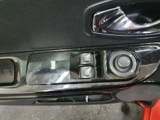 Renault Clio 0.9 TCe Expression picture 13