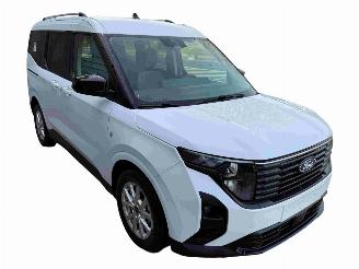 Vrakbiler auto Ford Tourneo Courier Limited 2024/6