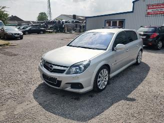Purkuautot passenger cars Opel Signum 1.9 CDTI Zilver Z157 Onderdelen Z19DTH Motor 2007/9