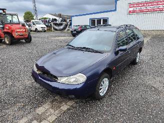 Uttjänta bilar auto Ford Mondeo 1.8 16V Lugano-Blauw Onderdelen RKB Motor 1996/10