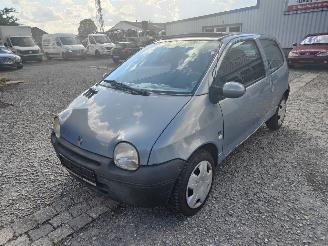 Uttjänta bilar auto Renault Twingo 1.2 16V Blauw NV427 Onderdelen D4F702 Motor 2003/1