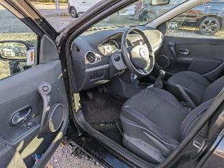 Renault Clio 1.6 Schwarz NV676 picture 9