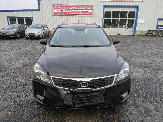 Kia Ceed 1.4 Schwarz picture 2