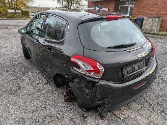 Peugeot 208 e-HDI 1.6 picture 7